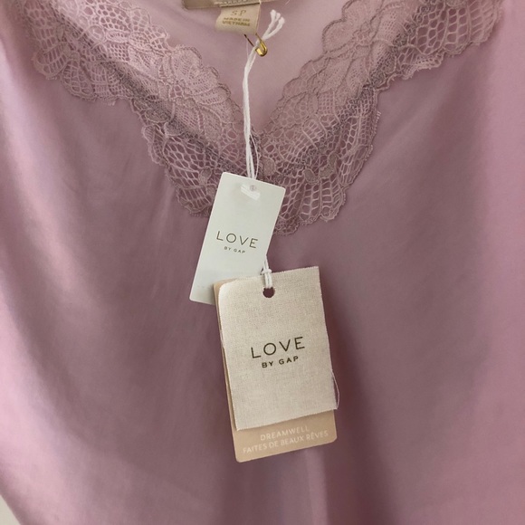 Gap camisole, lilac nwt - Picture 2 of 5